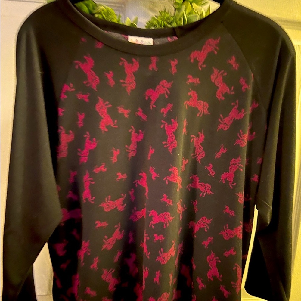 LuLaRoe Unicorn 3/4 sleeve Randy top